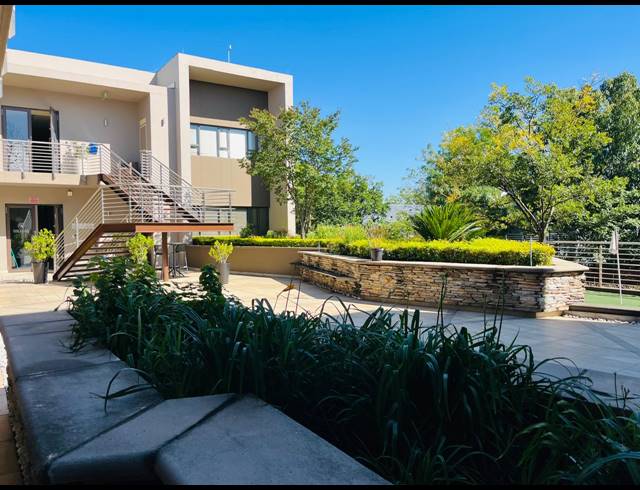 146M² OFFICE FOR SALE IN FOURWAYS GARDENS